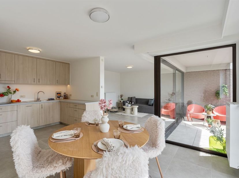 RICHTPRIJS € 345.000,00 Instapklaar wonen of slim investeren? Dit pareltje in hartje Heusden-Zolder heeft het allemaal! Op zoek naar een appartement w