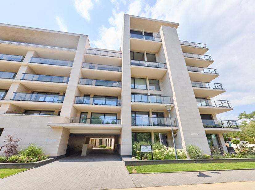 Schitterend appartement van 136 m² gelegen aan de Woluwelaan, in een eigentijds en kwalitatief hoogstaand gebouw in Sint-Lambrechts-Woluwe, in een gro