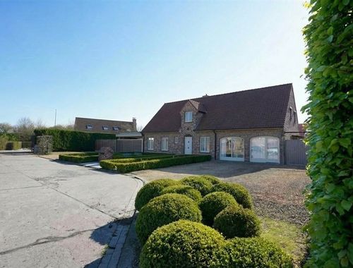                                         Usage mixte à vendre à Marke, € 685.000
