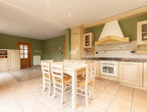                                         Villa te koop in La Hestre, € 479.000
