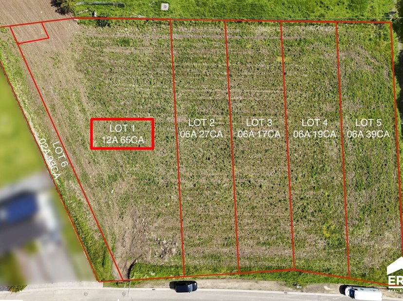 À vendre : terrain à bâtir ouvert situé rue Nieuwstraat, au cur paisible de Gingelom, entouré de verdure et dun paysage rural. Ce terrain offre un équ