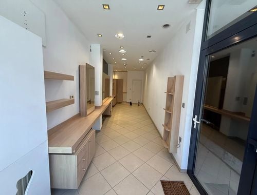                                         Handelszaak te huur in Sint-Truiden, € 675
