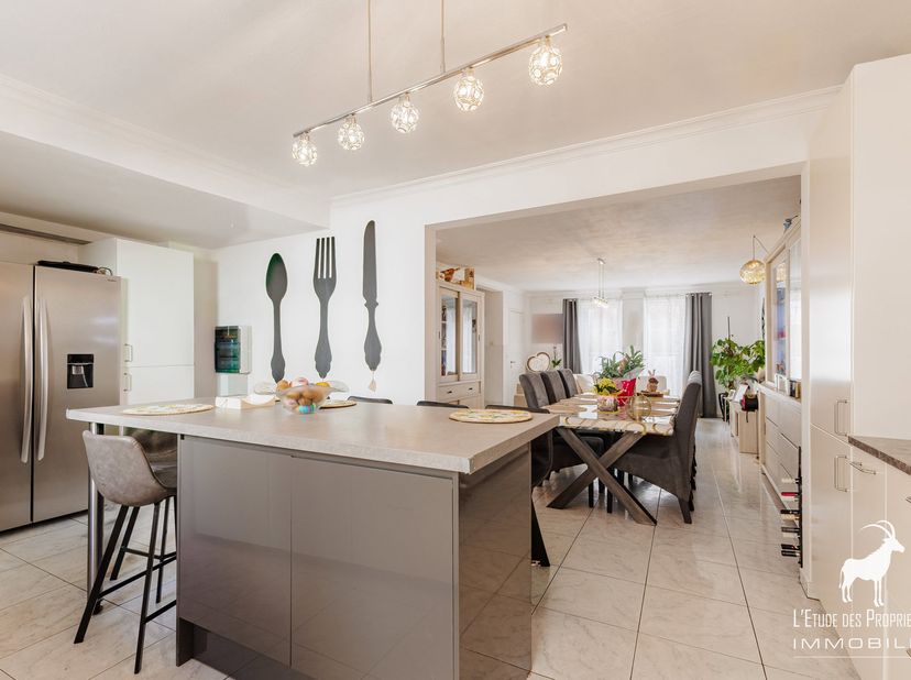 Makelaarsreferentie: V7170-512<br />
*** VIRTUELE TOUR: https://immo360.immo-facile.com/vtour/fr/daea4d/frame ***<br />
Ontdek deze prachtige woning i