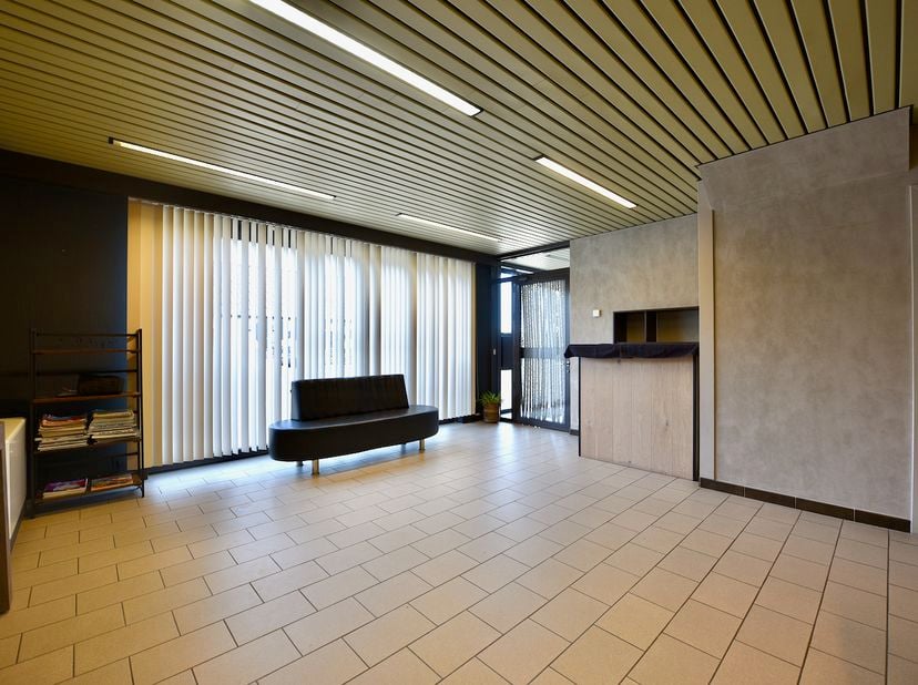 Op zoek naar een commerciële ruimte met een uitstekende zichtbaarheid?<br />
<br />
Dit multifunctionele handelspand is gelegen langs een invalsweg en