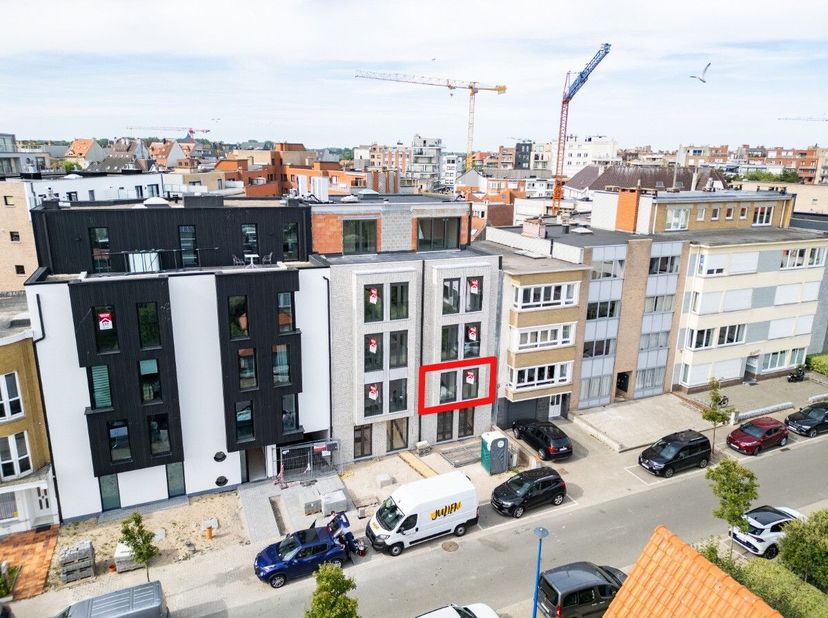 Koksijde: Luxueus nieuwbouwappartement met ruim terras vlak bij het centrum! Ontdek dit stijlvolle appartement in het gloednieuwe woonproject resident