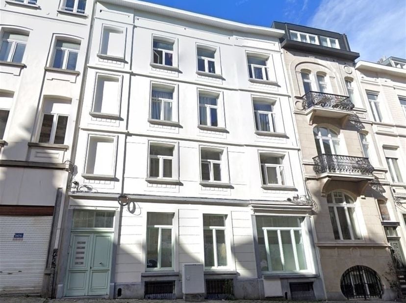Appartement te koop in Rue du Lycée 19-21 bus 1,
                    1060 Sint-Gillis
