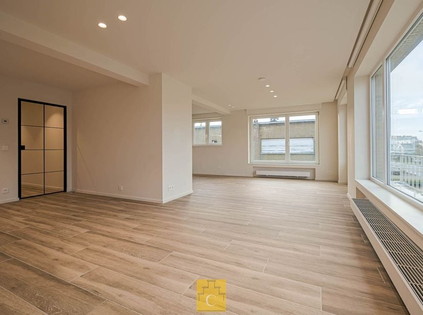 Appartement à louer
                    à 8200 Sint-Michiels