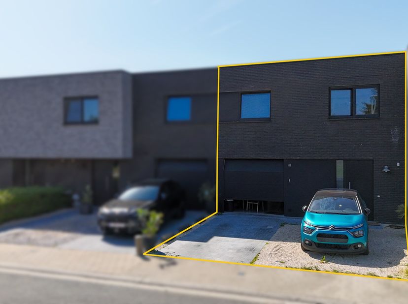 Welkom in de Groene-Herdersgoed 27 in Roeselare, een fantastische, energiezuinige woning gelegen in een rustige, residentiële wijk. Dankzij de gunstig