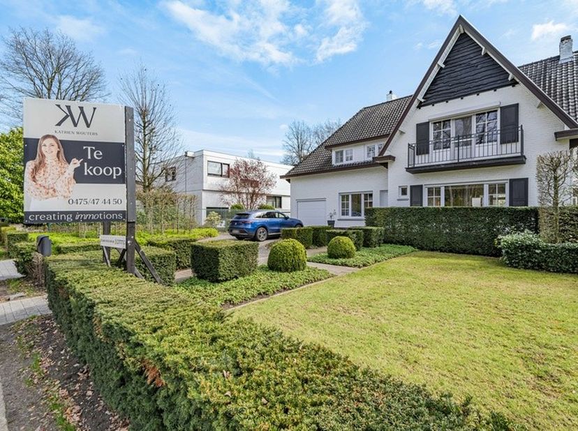 TROEVEN:<br />
+ Inpandige garage<br />
+ Prachtige tuin en veel privacy<br />
+&amp;nbsp;Strategische ligging in een groene omgeving<br />
<br />
Ben je