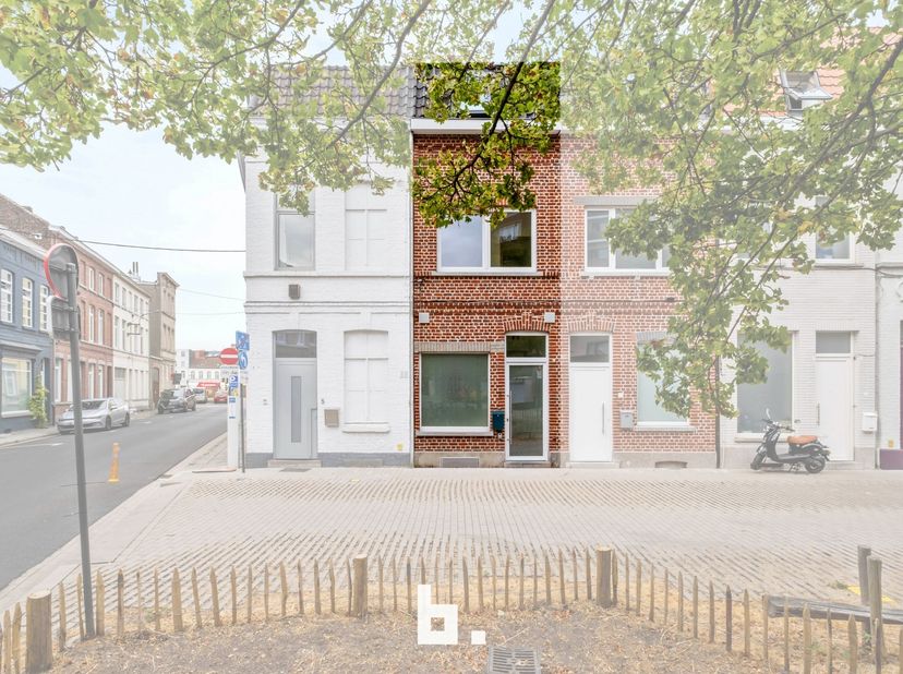 Huis te koop in Hoveniersstraat 7,
                    8500 Kortrijk