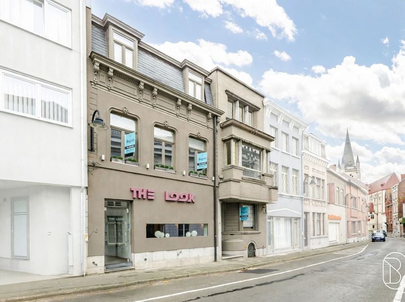 Bedrijfsvastgoed te koop in Priestersstraat 6-8,
                    9600 Ronse