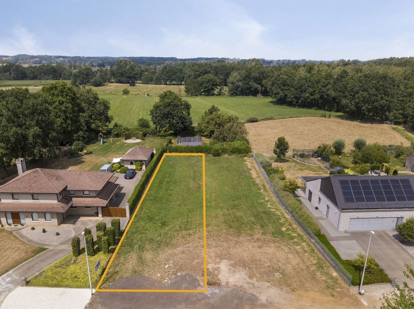 BOUWGROND VOOR HALFOPEN BEBOUWING VAN 7A72CA TE LUMMEN!<br />
Deze bouwgrond, gekend als lot 7A van een goedgekeurde verkaveling (voorwaardelijke verk