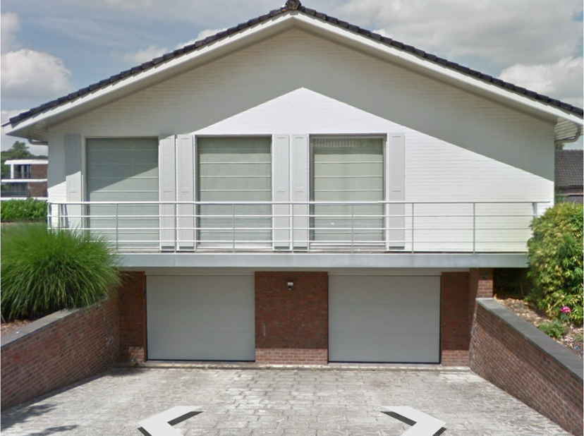 À Ingelmünster, je propose à la location une villa située dans un quartier résidentiel, sur un terrain de 1000 m² avec une surface habitable de 300 m²