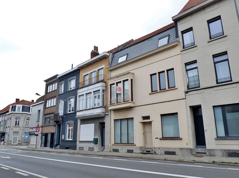 Bien professionnel à louer
                    à 8500 Kortrijk
