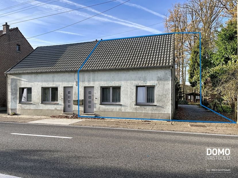 Op de Sint-Truidersteenweg 31 te Herk-de-Stad bevindt zich deze halfopen bebouwing, gelegen op fietsafstand van het centrum van Herk-de-Stad. <br />
<