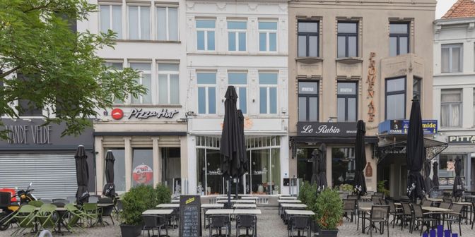 Bedrijfsvastgoed over te nemen in Markt 16, 9700 Oudenaarde