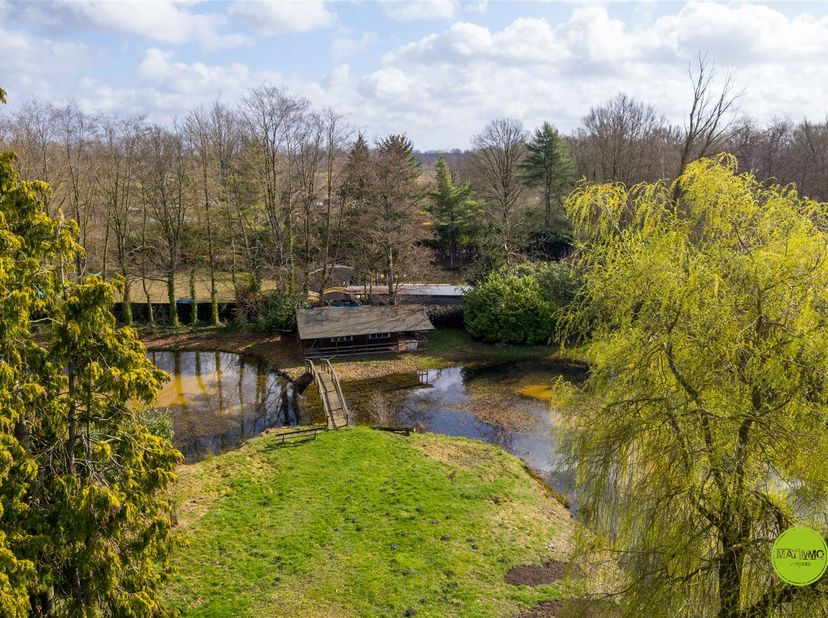 Uniek stukje natuur met twee visvijvers op maar liefst 6.638 m²- pure rust en privacy<br />
<br />
Op zoek naar een uitzonderlijk perceel waar natuu