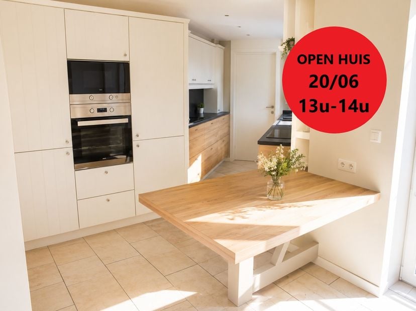 OPEN HUIS ZATERDAG 20/06 van 13u tot 14u.<br />
Bent u op zoek naar een instapklare woning met een warme uitstraling, moderne afwerking en een uitstek