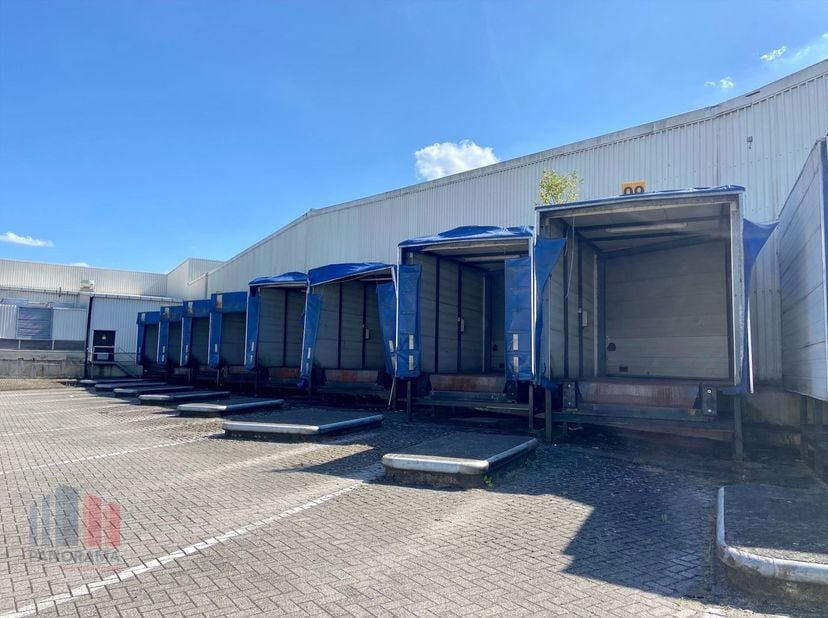 Bien professionnel à vendre
                    à 3800 Sint-Truiden