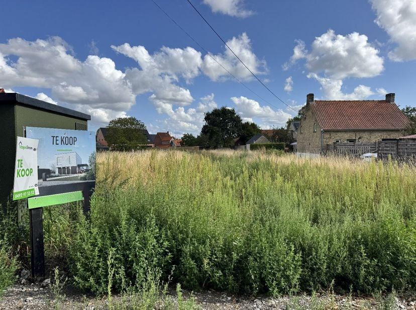 Wenst u residentieel te wonen in het rustige Bovekerke op een perceel bouwgrond van 1113m² met zuidgerichte oriëntatie?<br />
<br />
Hier kunt u zelf