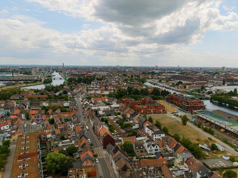 Terrain à bâtir de 216 m² dans un emplacement idéal à Gand<br />
Situé à un emplacement central et facilement accessible à Gand, à la Meulesteedsestee