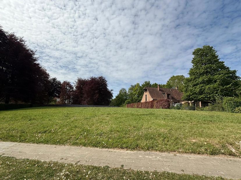 Terrain à vendre
                    à 9340 Lede