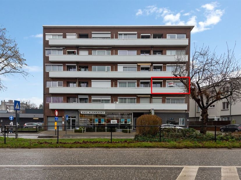Appartement élégant de deux chambres à coucher avec deux terrasses dans un excellent emplacement à Mortsel !<br />
Cet appartement de 90 m² entièremen