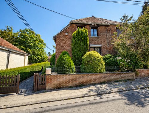                                         Maison à vendre à Couillet, € 138.000
