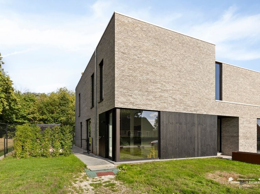 Huis te koop in Deurnestraat 7,
                    3980 Tessenderlo