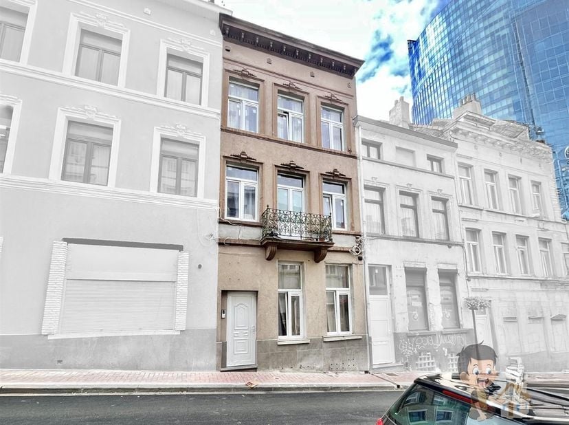 Immeuble de rapport – Rue de la Rivière 9, Saint-Josse-ten-Noode<br />
<br />
Idéalement situé à proximité de toutes commodités, cet immeuble rénové
