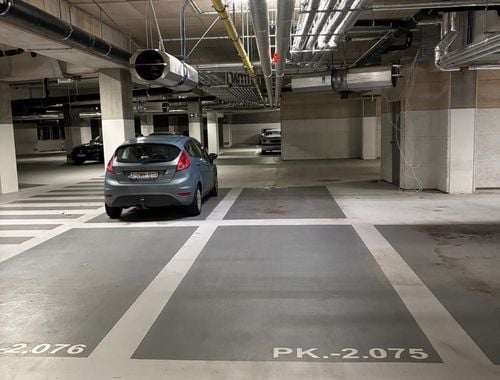                                         Kelder garage te huur in Louvain-la-Neuve, € 100
