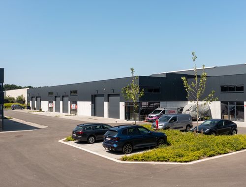                                         Bedrijfsgebouw te koop in Zwevegem, € 376.000
