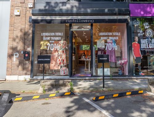                                         Bien commercial à louer à Uccle, € 3.200

