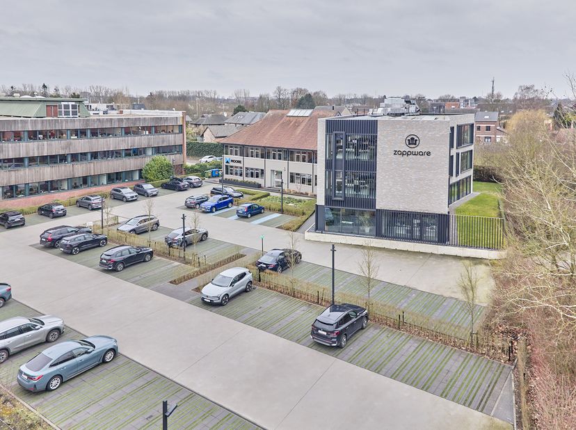 Bien professionnel à louer
                    à 3500 Hasselt