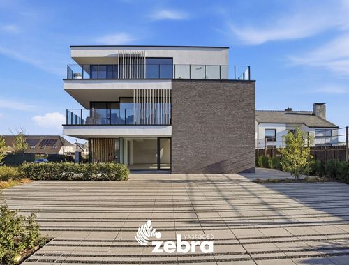                                         Bien commercial à vendre à Roeselare, € 249.000
