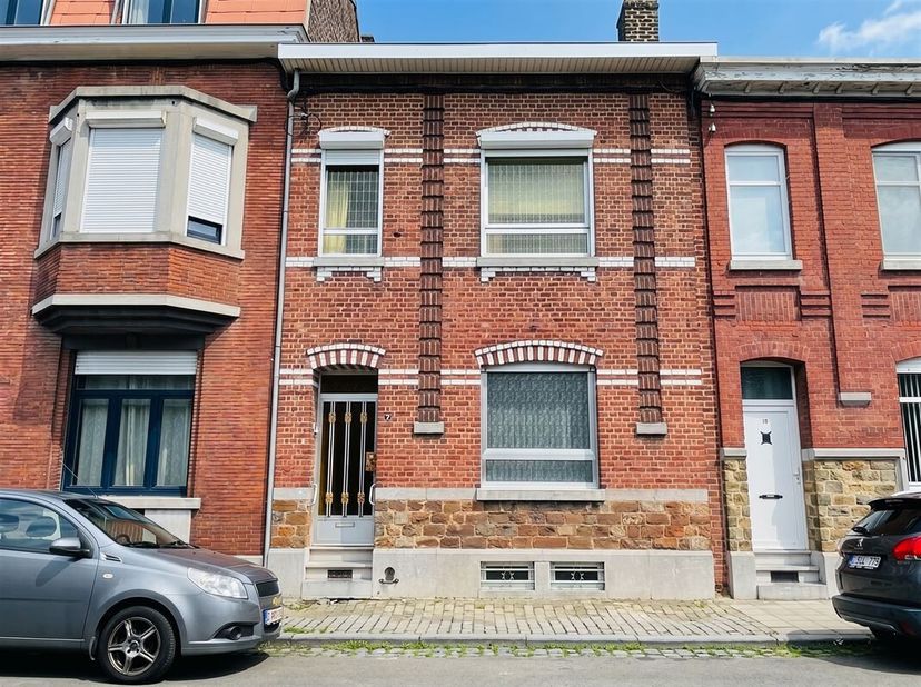 Au coeur de Grivegnée, une maison familiale idéalement située dans une rue résidentielle qui reste proche des axes de circulation principaux et des li