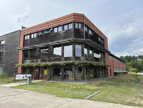                                         Entrepôt avec bureau à vendre à Tongerlo, € 1.099.000
