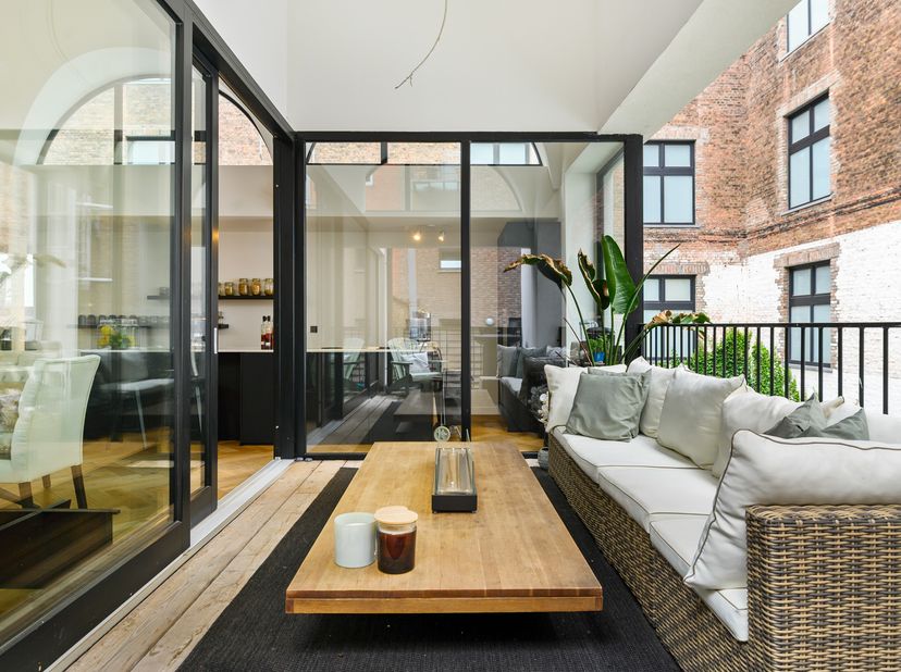Licht, ruimte en karakter<br />
<br />
Ben je op zoek naar een energiezuinig appartement te koop in Antwerpen? Dit recent vernieuwde appartement uit 2