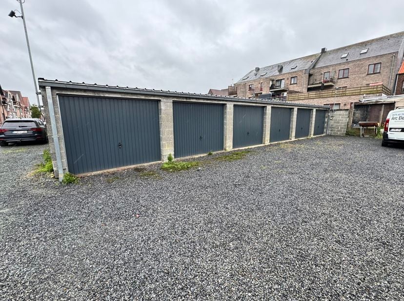 Garage à louer
                    à 9400 Ninove