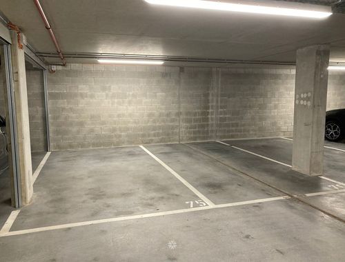                                         Place de stationnement à louer à Oudenaarde, € 80
