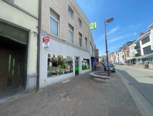                                         Handelspand te huur in Menen, € 2.570
