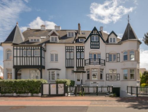                                         Maison de ville à vendre à Duinbergen, € 1.250.000
