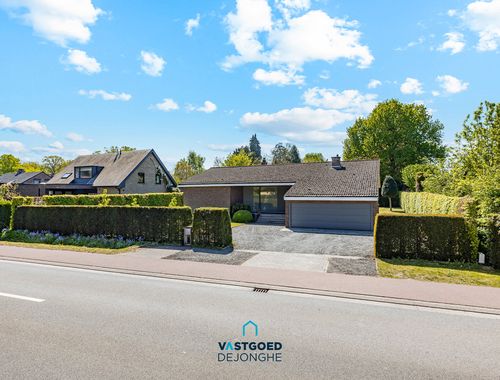                                         Maison à vendre à Sint-Denijs-Westrem, € 985.000
