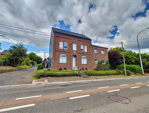                                         Usage mixte à vendre à Neu-Moresnet, € 525.000
