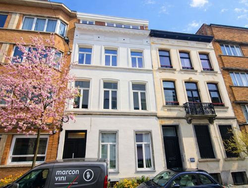                                         Appartement à vendre à Ixelles, € 240.000
