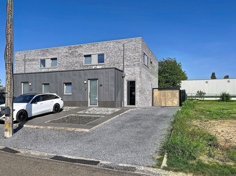 Deze BEN-woning bevindt zich aan het Molenwegske in de dorpskern van Kessenich. De woning is energiezuinig afgewerkt en beschikt over centrale verwarm