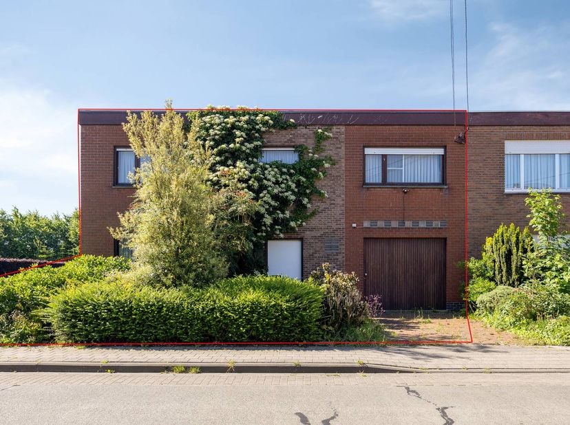 Huis te koop in Molenstraat 185,
                    8800 Roeselare