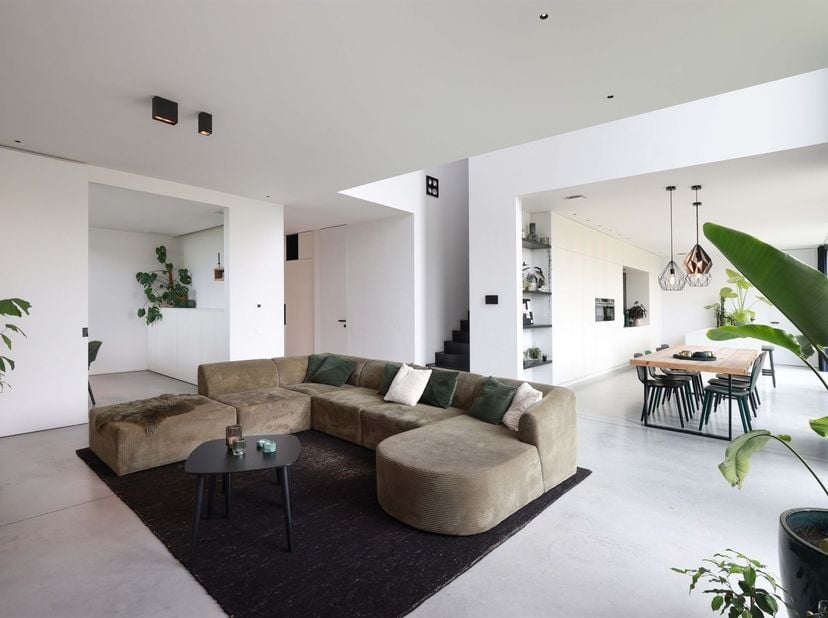 Stijlvol architecturale villa met 4 slaapkamers en prachtige tuin op een zonnig perceel van 9a01ca<br />
<br />
Omgeving: <br />
+ Goede combinatie