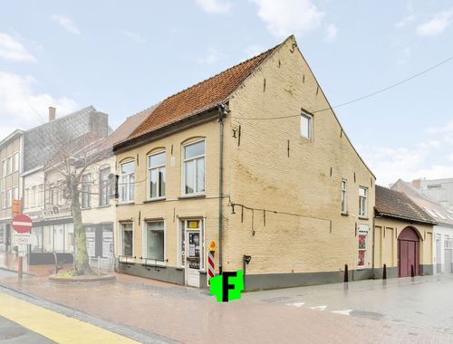                                         Commercieel Gebouw te koop in Poperinge, € 295.000
