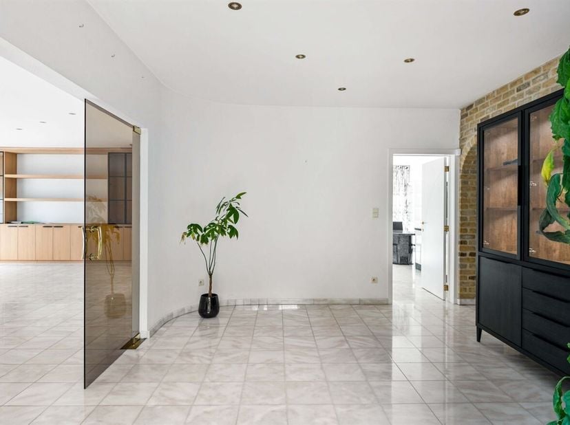 Ruime villa met 4 slpk op een perceel van 19a 11ca<br />
Deze ruime villa is gelegen op een prachtig perceel van 19a 11ca en biedt een doordachte inde